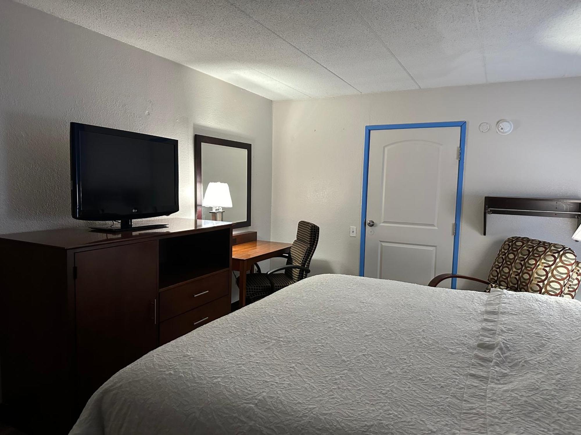 American Inn & Suites Bishop Airport פלינט מראה חיצוני תמונה