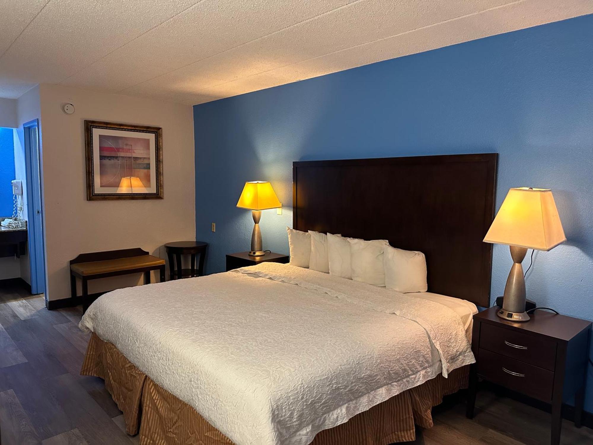 American Inn & Suites Bishop Airport פלינט מראה חיצוני תמונה