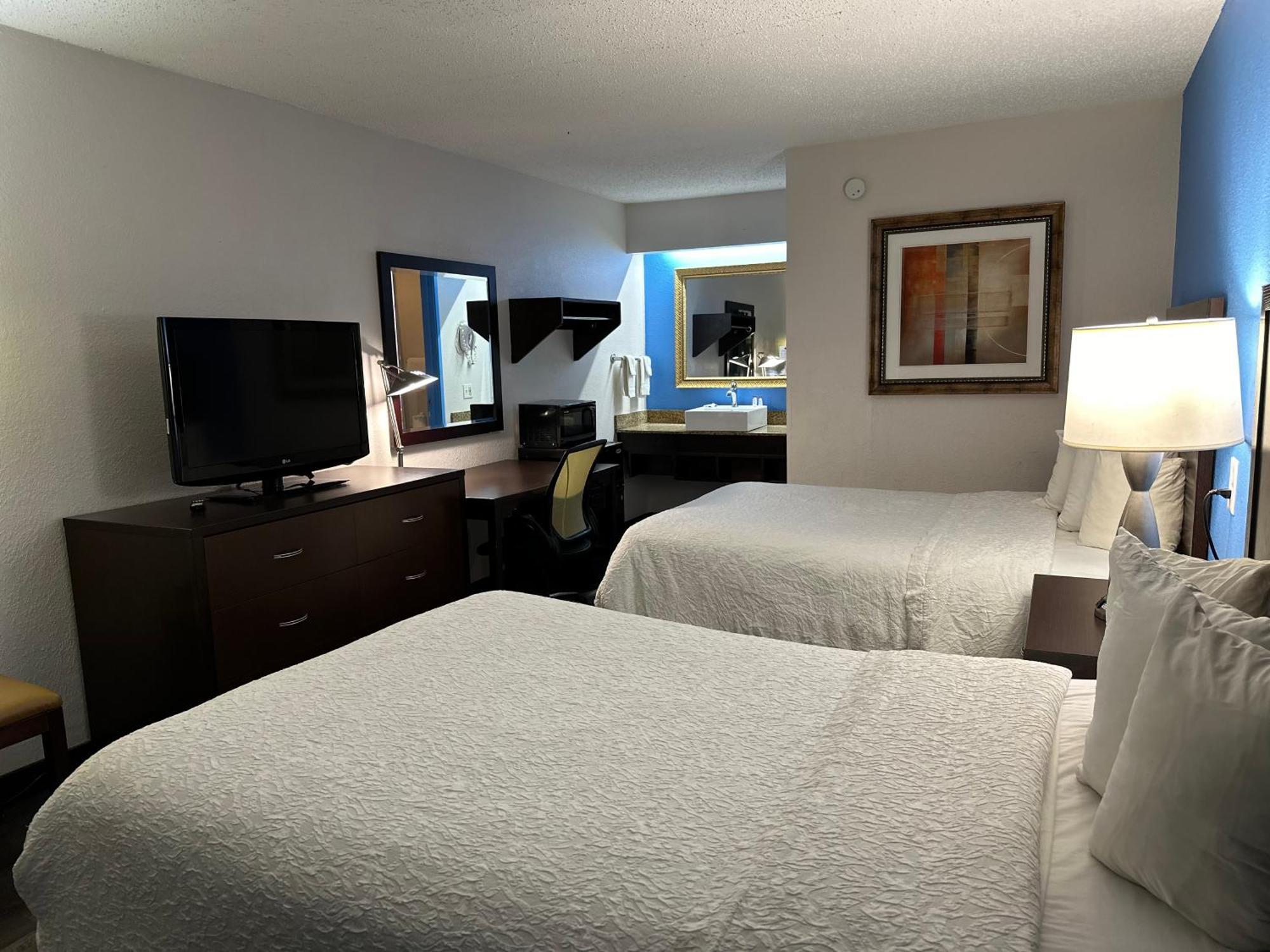 American Inn & Suites Bishop Airport פלינט מראה חיצוני תמונה